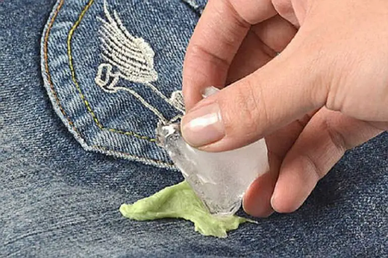 Remove chewing gum from jeans with household Remedies
