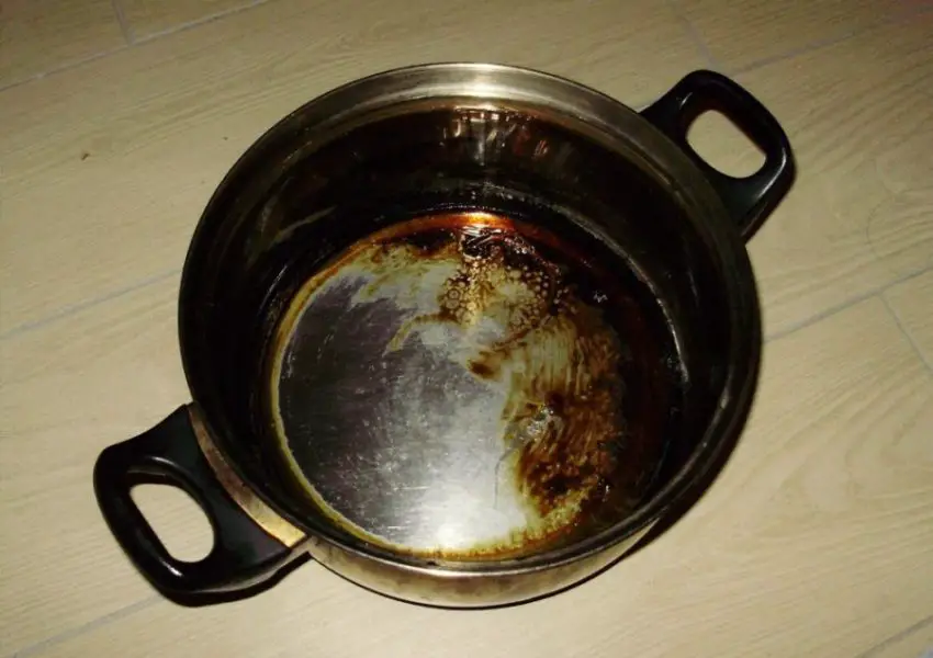 Removing Burnt Stains From pots made of different materials