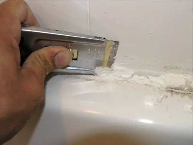 Remove Silicone Residue From Bathtub, How To Remove Bathtub Caulk Residue